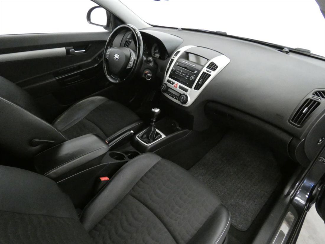Kia ProCeed 2.0 CRDI Comfort Hatchback