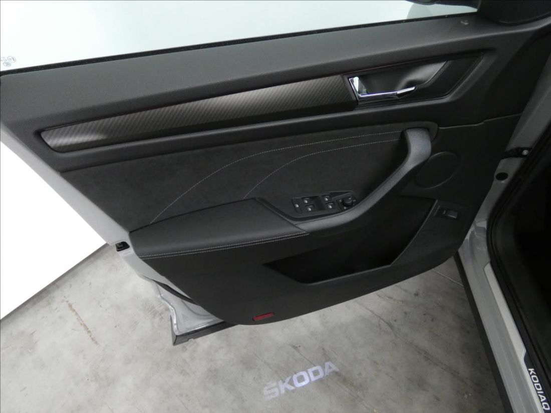 Škoda Kodiaq 2.0 TSI Sportline 7DSG 4x4 7 míst