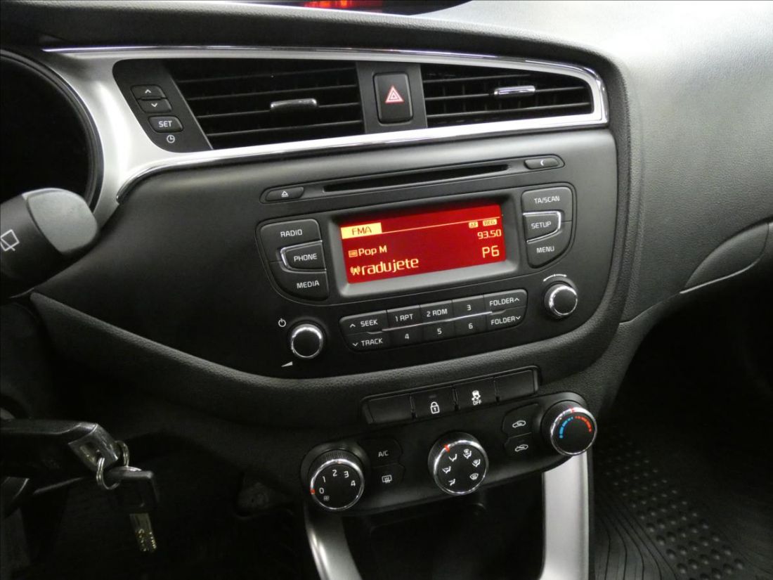Kia Ceed 1.4 CVVT  Hatchback