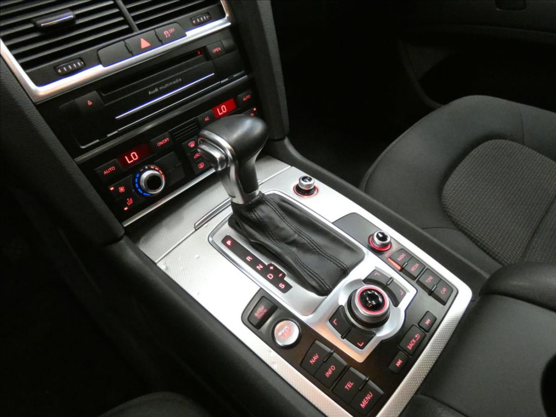 Audi Q7 3.0 TDI  8TT 7 míst Quattro