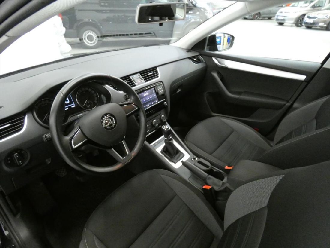 Škoda Octavia 1.6 TDI AmbitionPlus Liftback