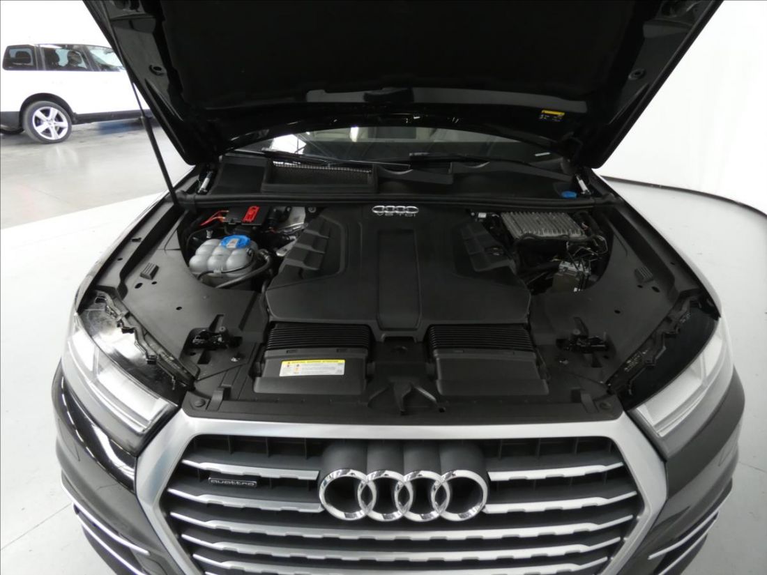 Audi Q7 3.0 TDI  Quattro 8tiptronic