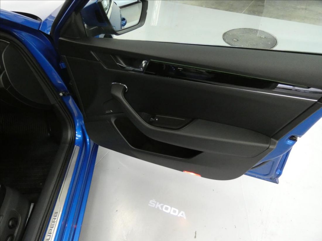 Škoda Superb 2.0 TSI L&K Liftback 4x4 7DSG