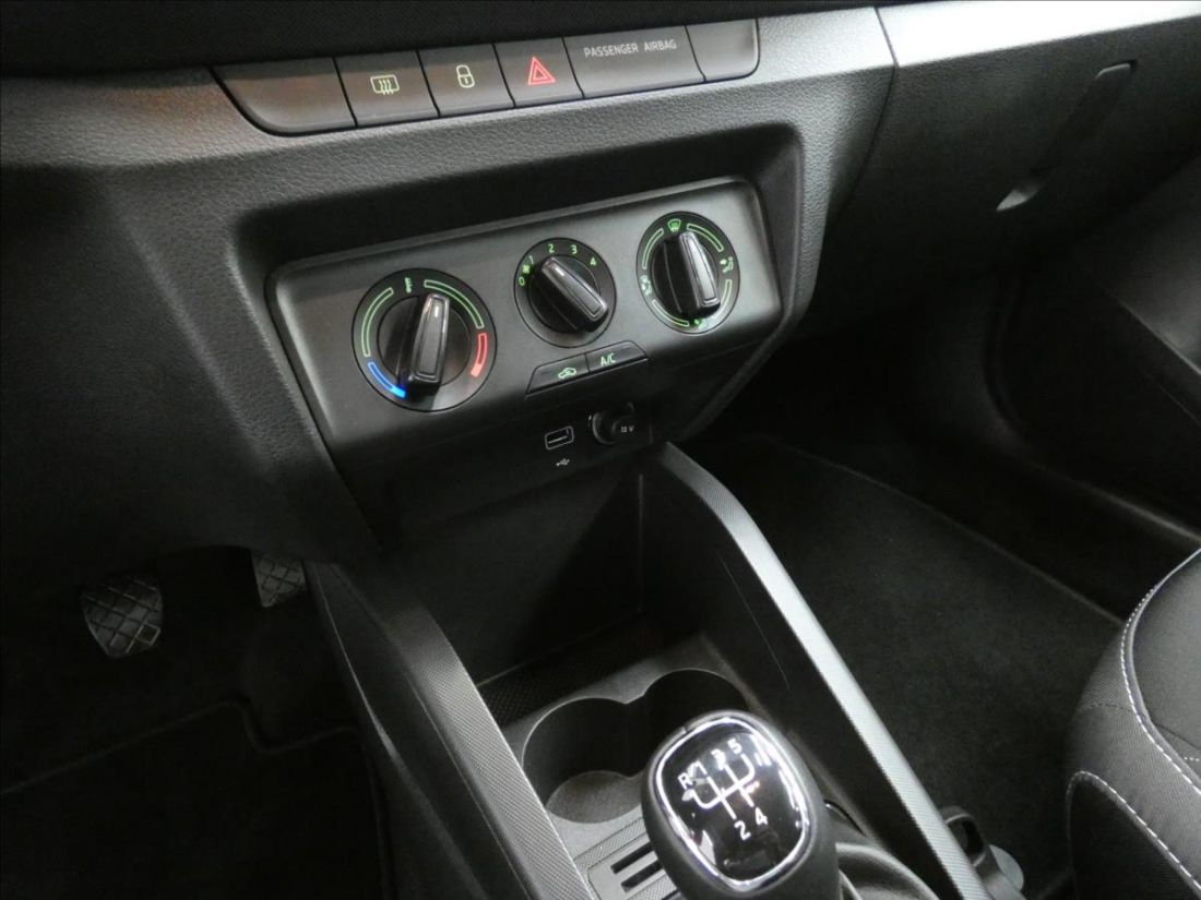 Škoda Fabia 1.0 TSI AmbitionPlus Hatchback