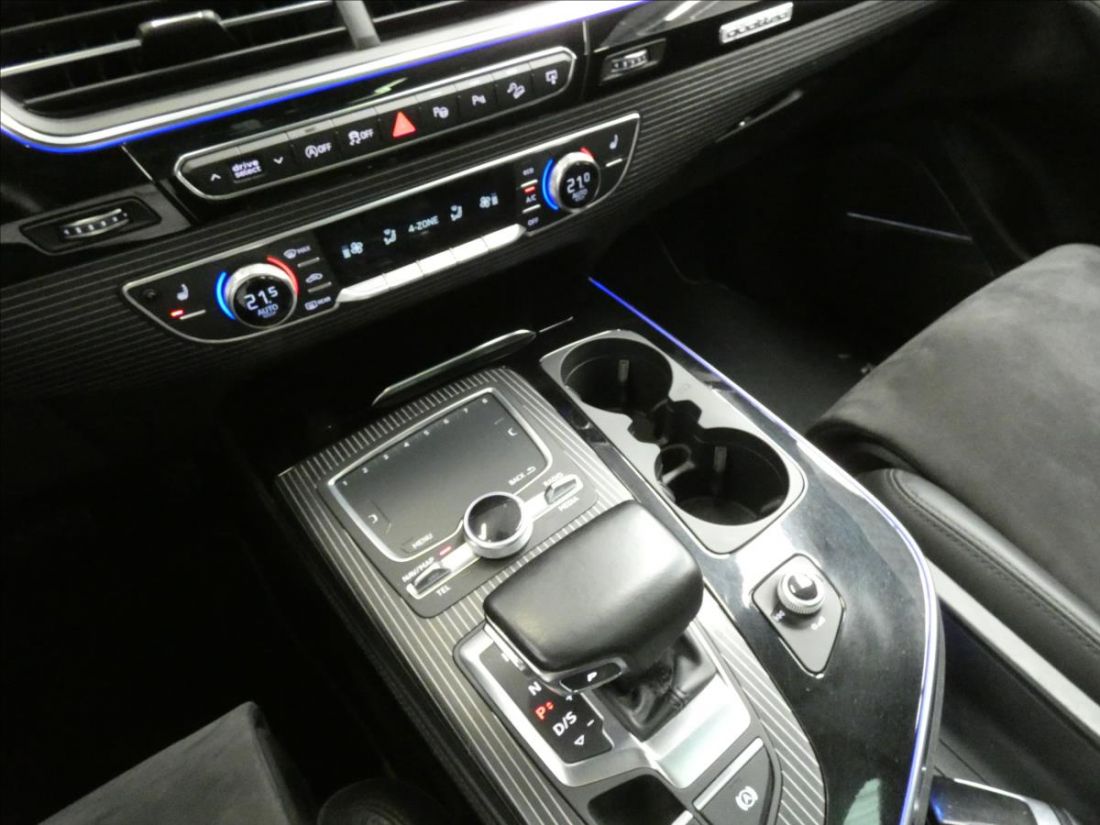 Audi Q7 3.0 TDI S-lline SUV Quattro 8TipTronic