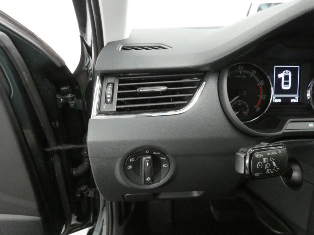 Škoda Octavia 1.5 TSI Ambition Sedan 7DSG