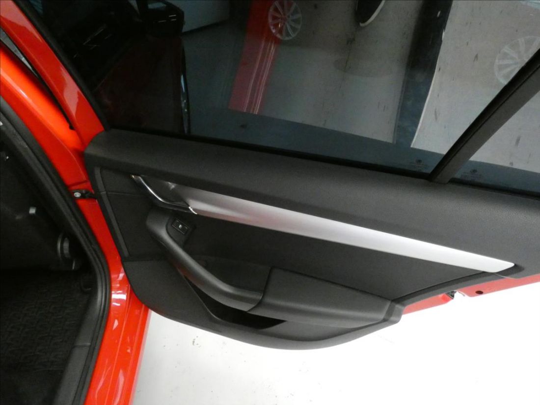 Škoda Octavia 1.6 TDI AmbitionPlus Combi