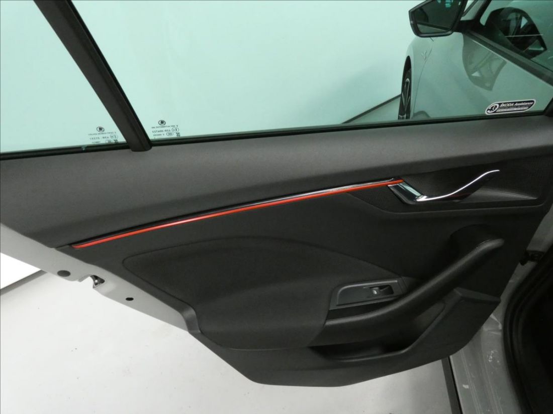 Škoda Scala 1.5 TSI Monte Carlo Hatchback