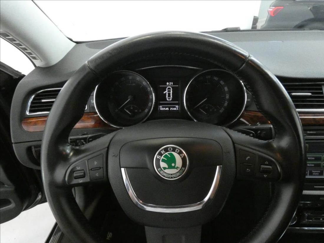 Škoda Superb 2.0 TDI Elegance Liftback 6DSG