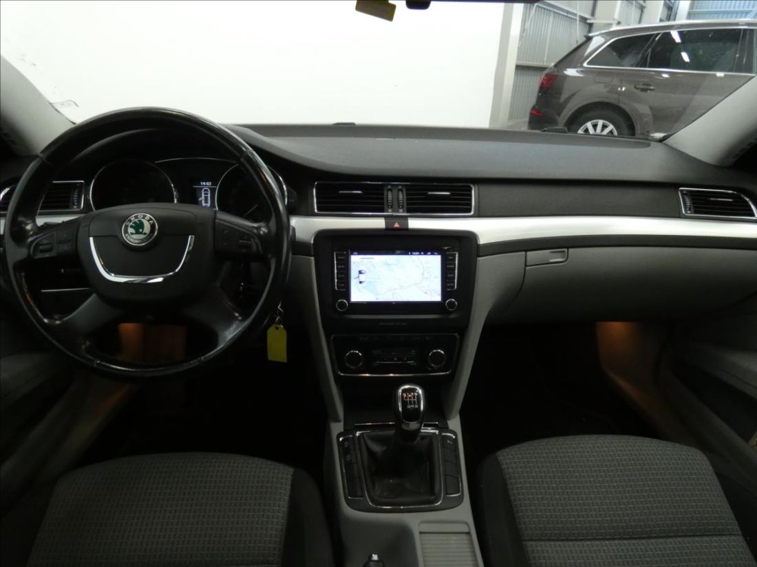 Škoda Superb 2.0 TDI Ambition Combi