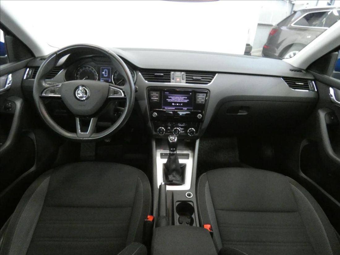 Škoda Octavia 1.6 TDI 85kW Ambition Liftback