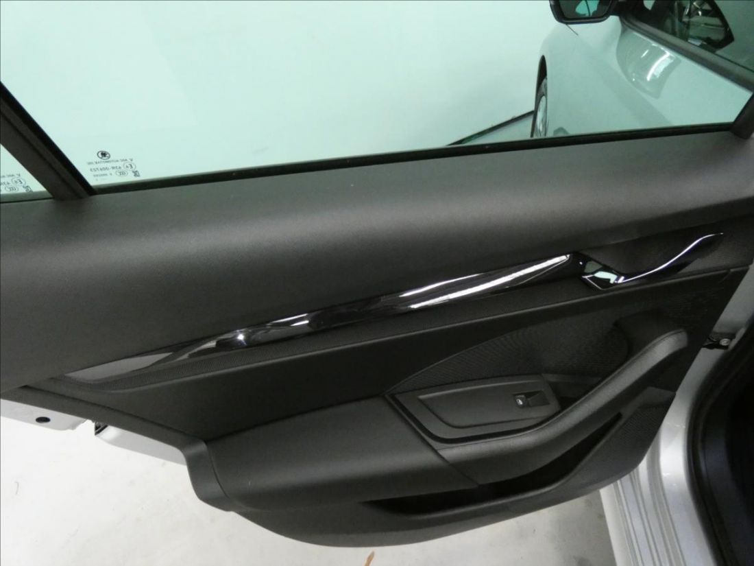 Škoda Octavia 2.0 TDI AmbitionPlus Liftback