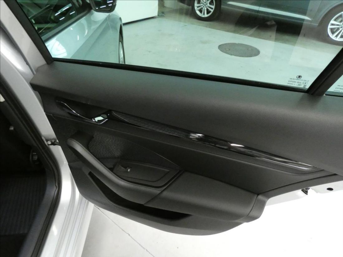 Škoda Octavia 2.0 TDI AmbitionPlus Liftback