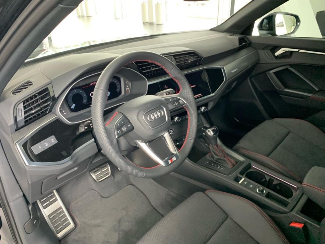 Audi Q3 2.0   S line 35 TDI quattro