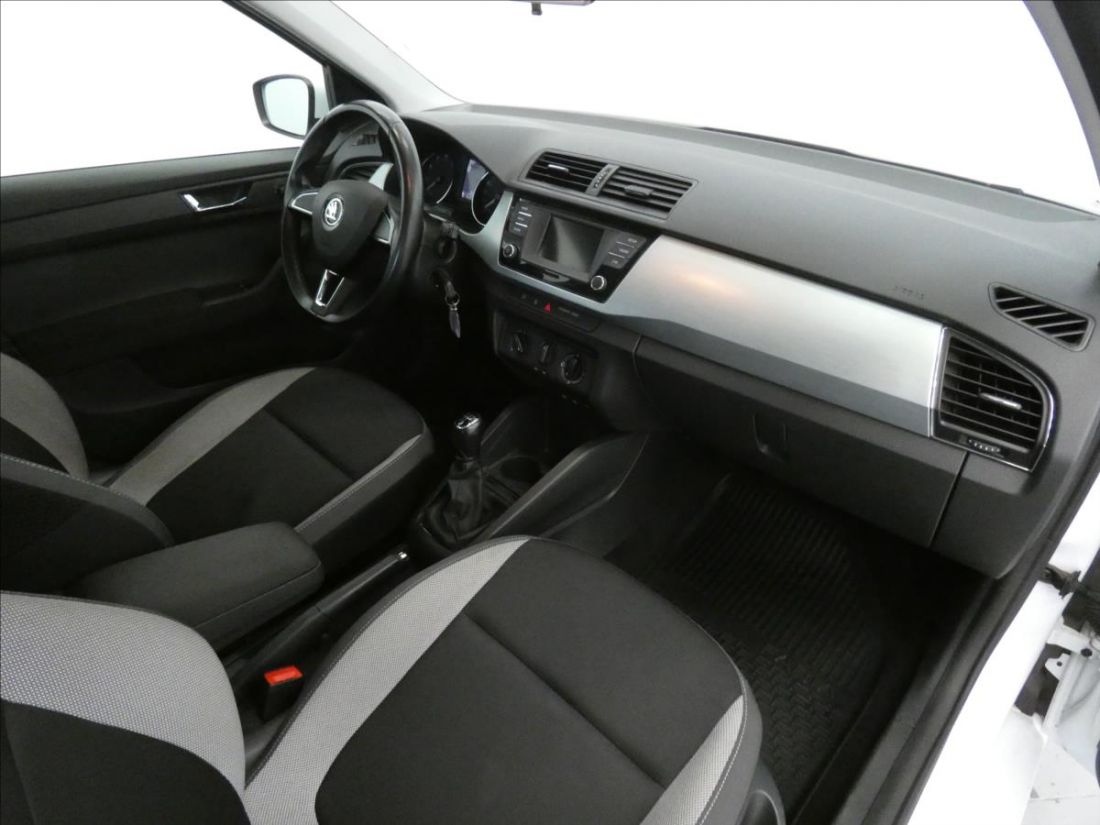 Škoda Fabia 1.0 TSI 70kW Ambition  Hatchback