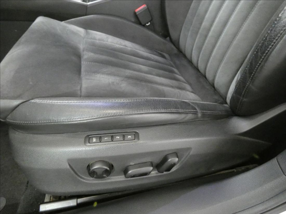 Škoda Superb 2.0 TDI 110kW Style Combi