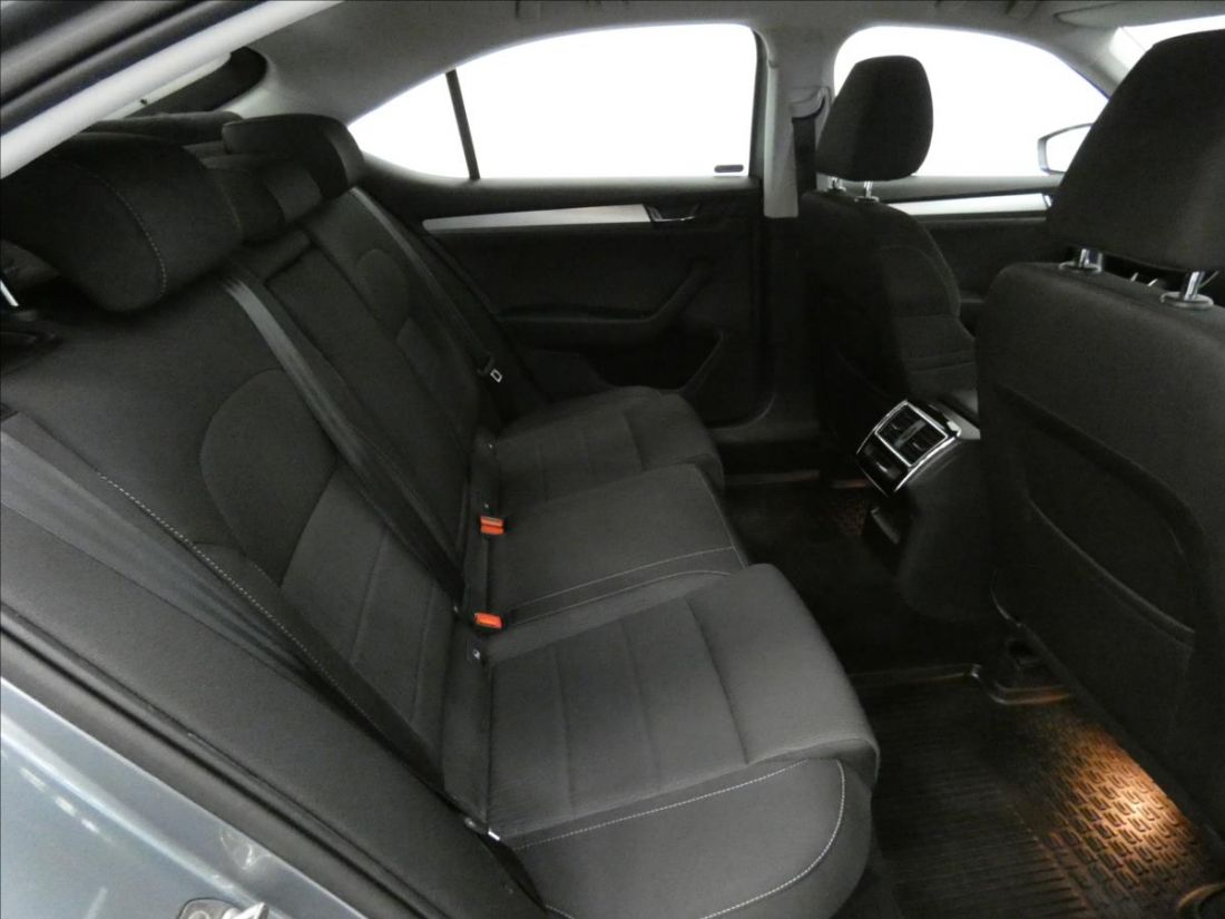 Škoda Superb 2.0 TDI 110kW Ambition Liftback