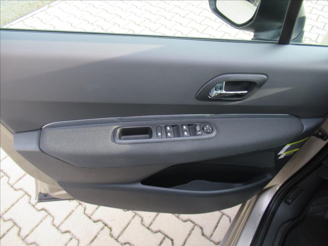 Peugeot 5008 1.6 BlueHDi ACTIVE MPV