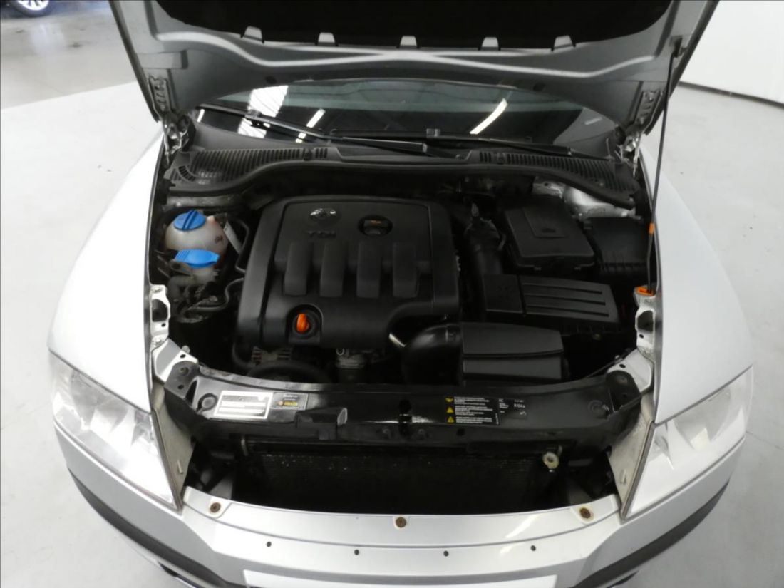 Škoda Octavia 2.0 TDI Elegance Liftback