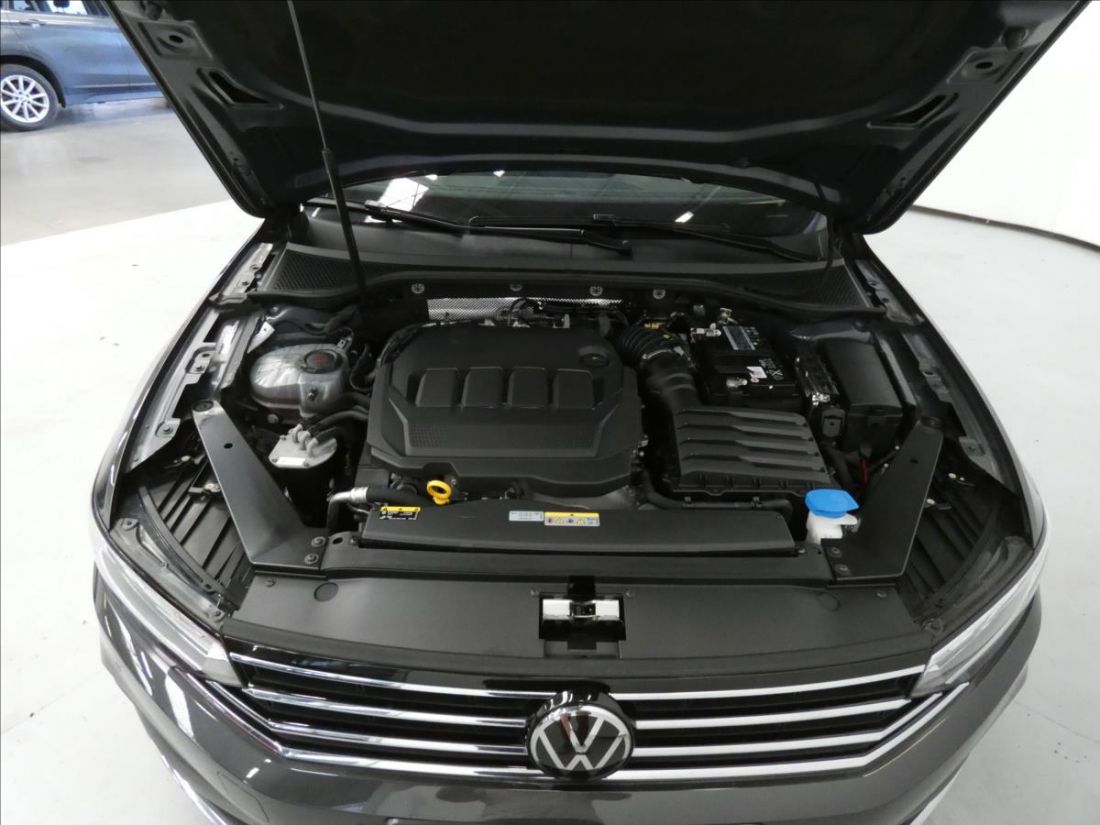 Volkswagen Passat Variant 2.0 TDI Elegance Combi