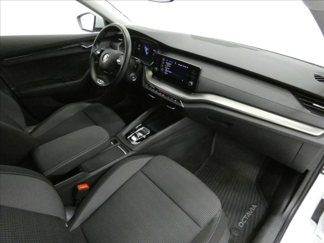 Škoda Octavia 1.5 TSI e-TEC AmbitionPlus  Lifback. 7DSG