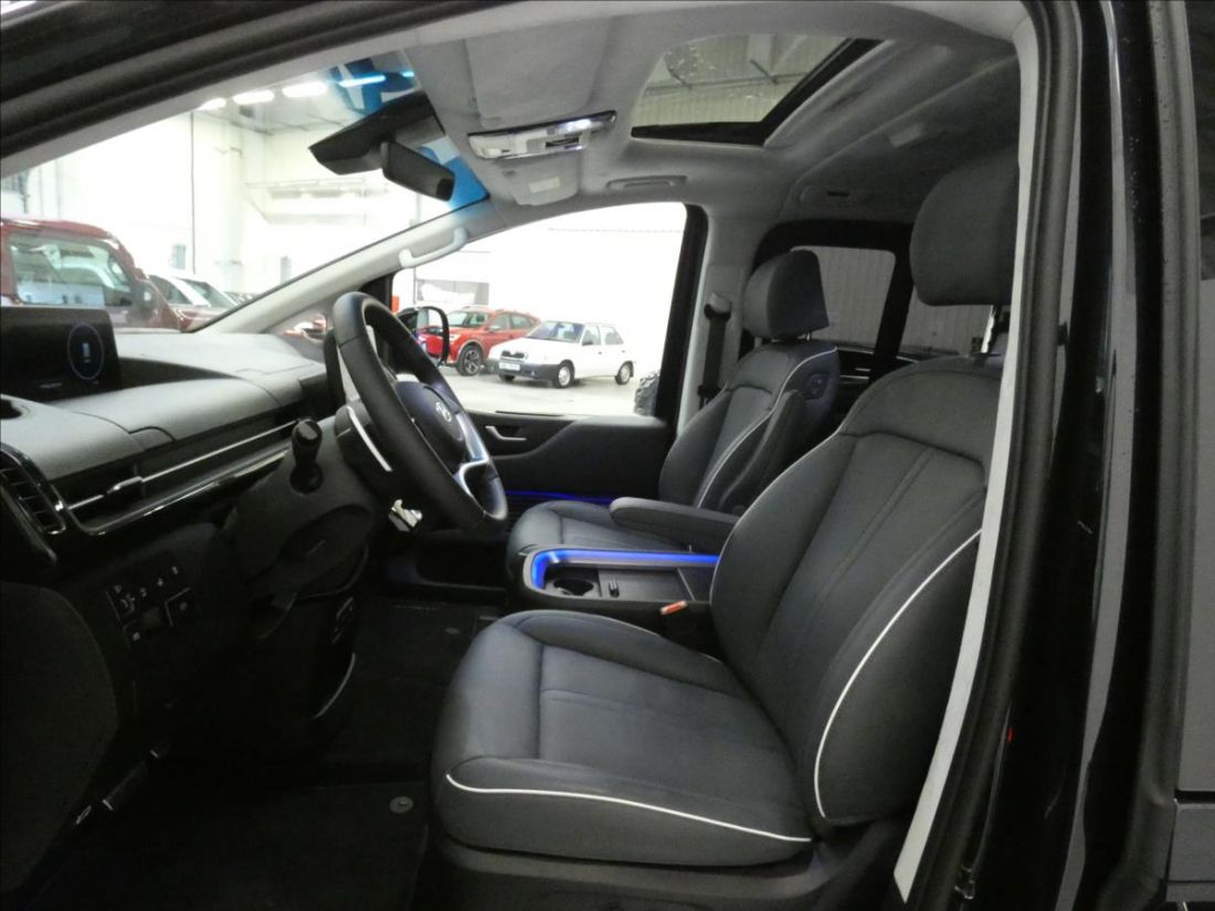 Hyundai Staria 2.2 CRDi Luxury  4x4. 7.míst. 8Auto