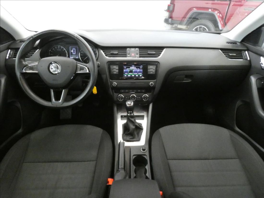 Škoda Octavia 1.6 TDI Style  Liftback