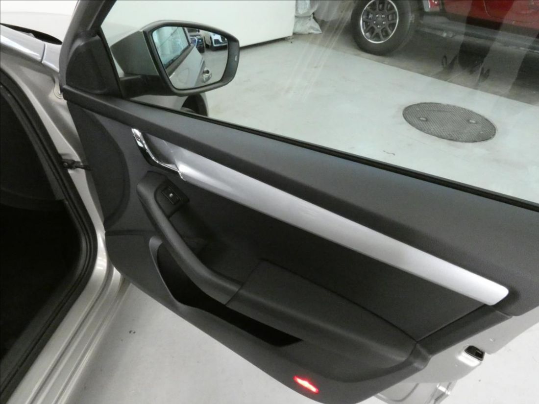 Škoda Octavia 1.6 TDI Style  Liftback