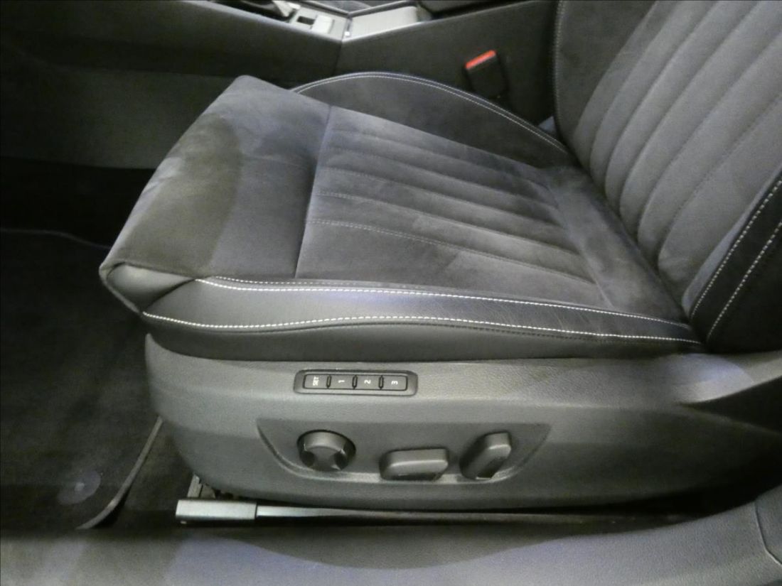 Škoda Superb 2.0 TDI Style Plus 7DSG  Combi