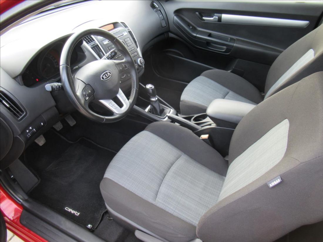 Kia Ceed 1.6 i ComfortPlus Hatchback