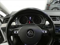 Volkswagen Passat 2.0 TDI 140kW Highline Sedan 6DSG