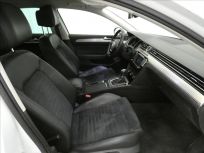 Volkswagen Passat 2.0 TDI 140kW Highline Sedan 6DSG