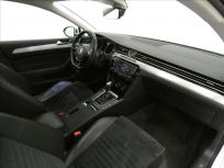Volkswagen Passat 2.0 TDI 140kW Highline Sedan 6DSG