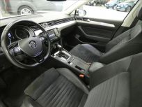 Volkswagen Passat 2.0 TDI 140kW Highline Sedan 6DSG