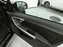 Volvo V60 2.4 D4 140kW Momentum CROSS COUNTRY