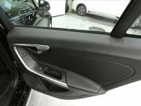 Volvo V60 2.4 D4 140kW Momentum CROSS COUNTRY