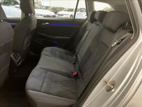 Volkswagen Golf 1.5 eTSI  mHEV DSG Style Variant