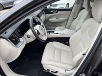Volvo XC60 2.0 B4 MomentumPro AWD 8Aut