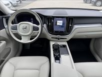 Volvo XC60 2.0 B4 MomentumPro AWD 8Aut