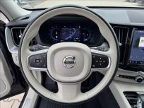 Volvo XC60 2.0 B4 MomentumPro AWD 8Aut