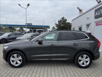 Volvo XC60 2.0 B4 MomentumPro AWD 8Aut