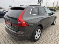 Volvo XC60 2.0 B4 MomentumPro AWD 8Aut
