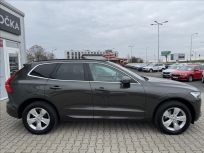 Volvo XC60 2.0 B4 MomentumPro AWD 8Aut