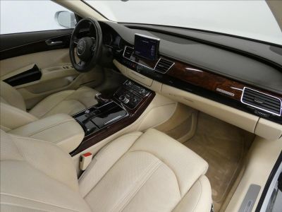Audi A8 4.0 TFSI 8TT Quattro BiTurbo Sedan