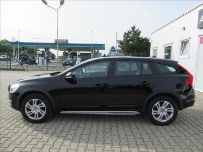 Volvo V60 2.4 D4 140kW Momentum CROSS COUNTRY
