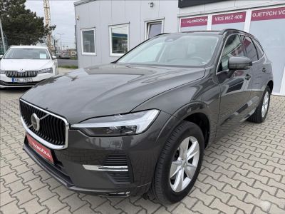 Volvo XC60 2.0 B4 MomentumPro AWD 8Aut