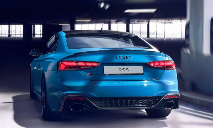 audi-rs-5-coupeblau-heck