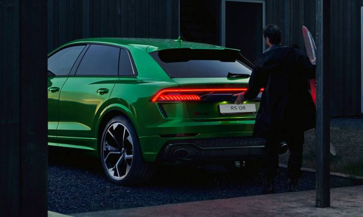 audi-rs-q8-geparkt