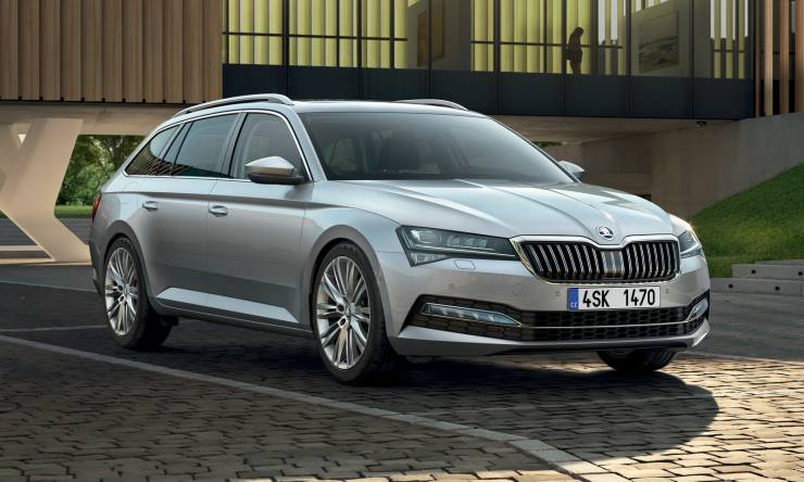 skoda-superb-combi-m62-exterior-02.250c295ed520d0e686430940dd7e9f11.fill-1920x960